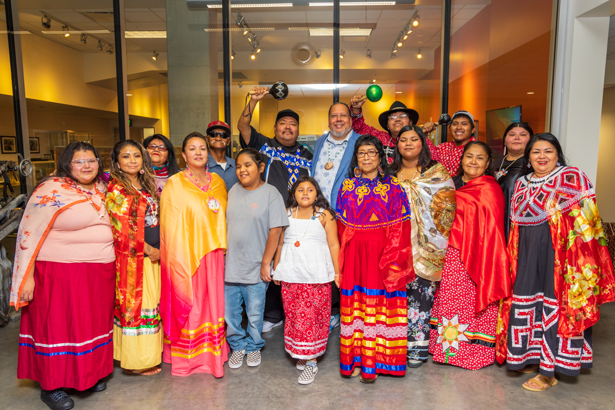 Gov. Lewis Encourages Future Native American Journalists at NAJA